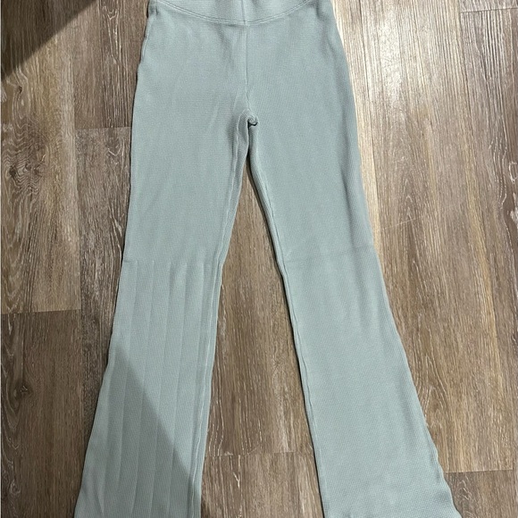 Aritzia Wilfred Free Waffle Knit Flare Pant - Picture 3 of 5